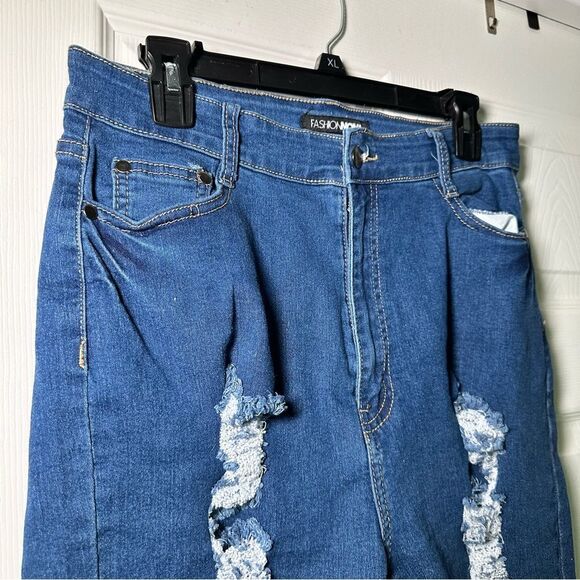 Fashion Nova Blue Distressed Jean Shorts 15 - Picture 4 of 8